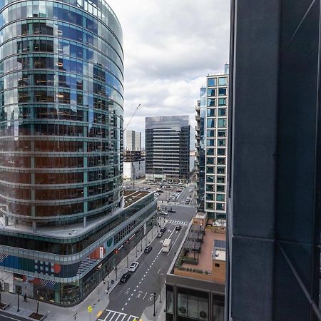 Luxury Apt Heart Of Seaport Бостон Экстерьер фото