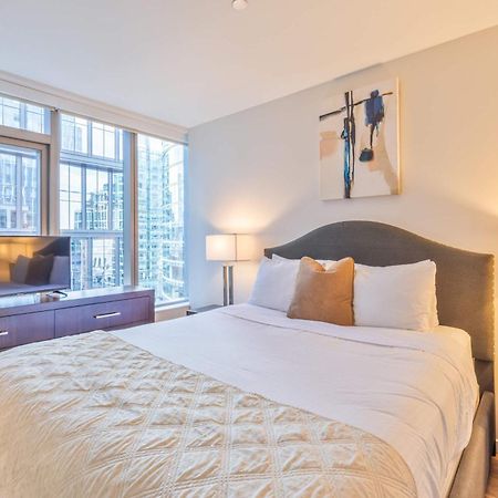 Luxury Apt Heart Of Seaport Бостон Экстерьер фото