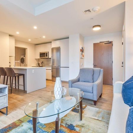 Luxury Apt Heart Of Seaport Бостон Экстерьер фото