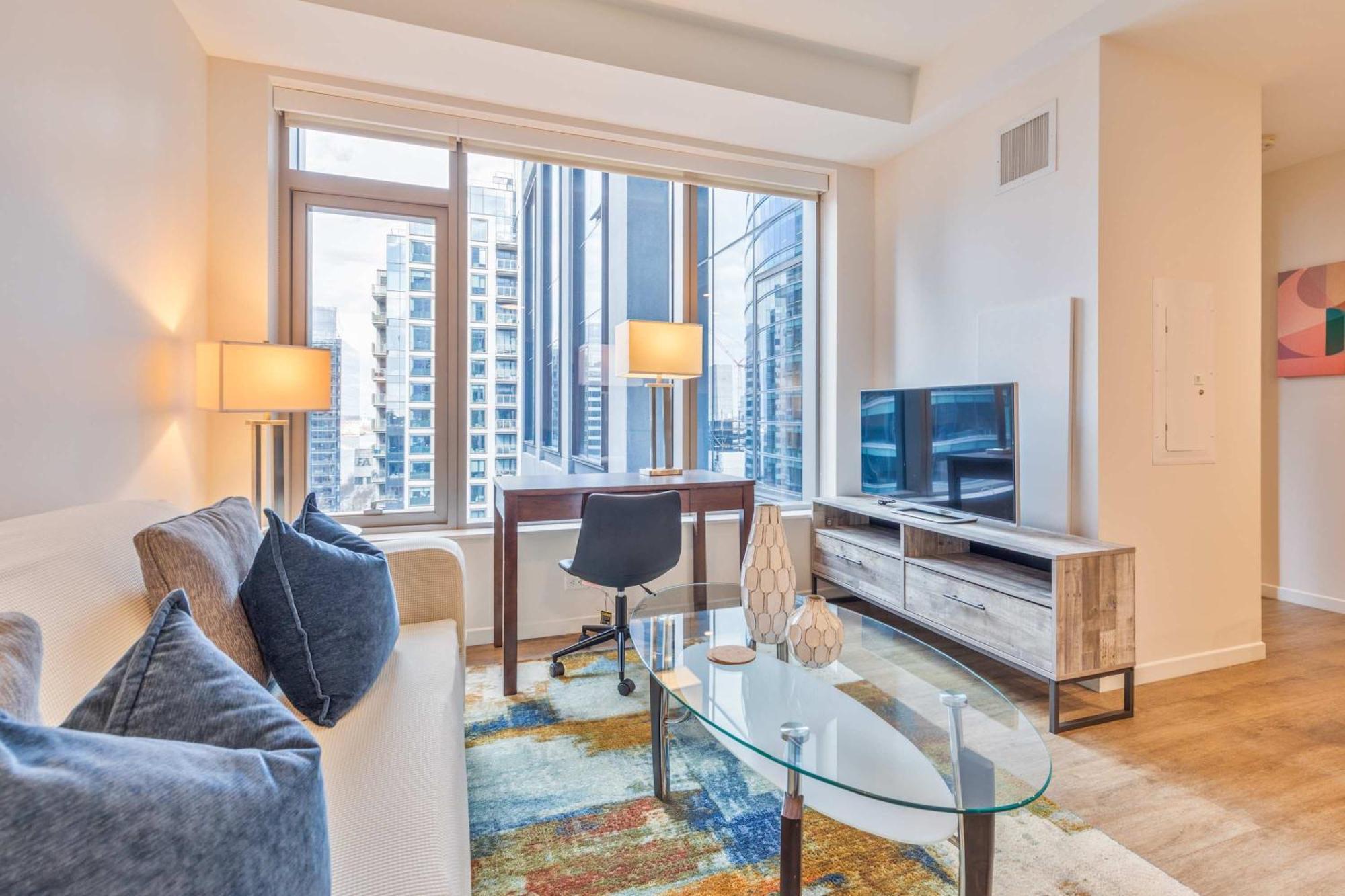 Luxury Apt Heart Of Seaport Бостон Экстерьер фото